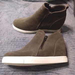 Outwoods Heeled Ankle Boots